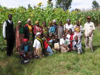 photo of solidarity group served by MuCoBa